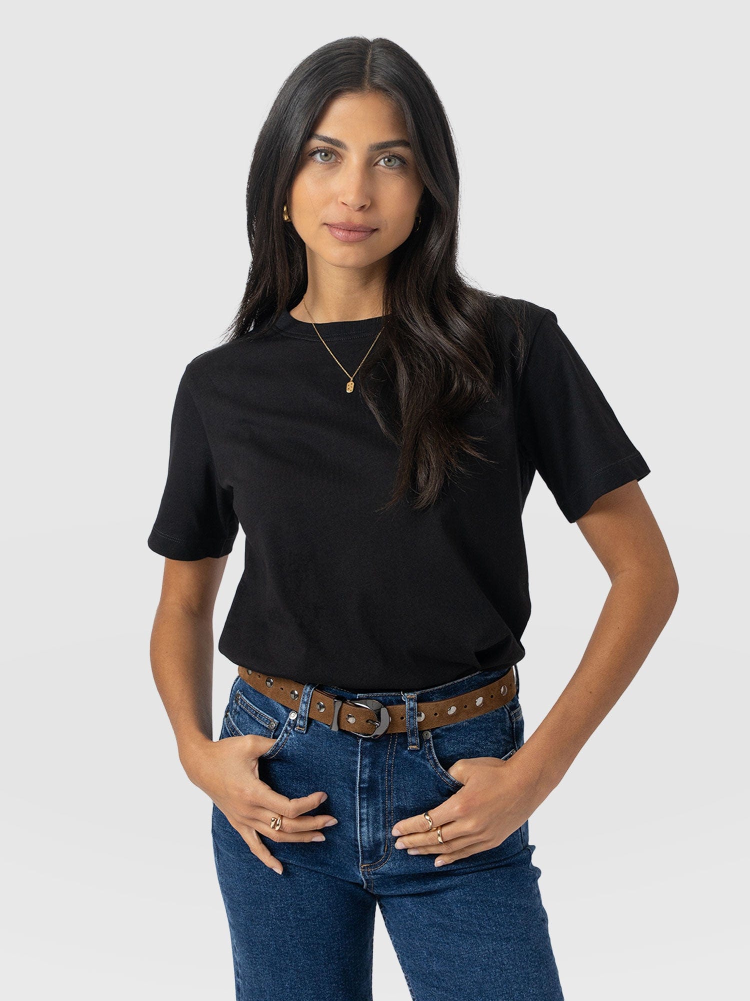 Finsbury Crew Neck Tee - Black - Women's T-shirts | Saint + Sofia® USA